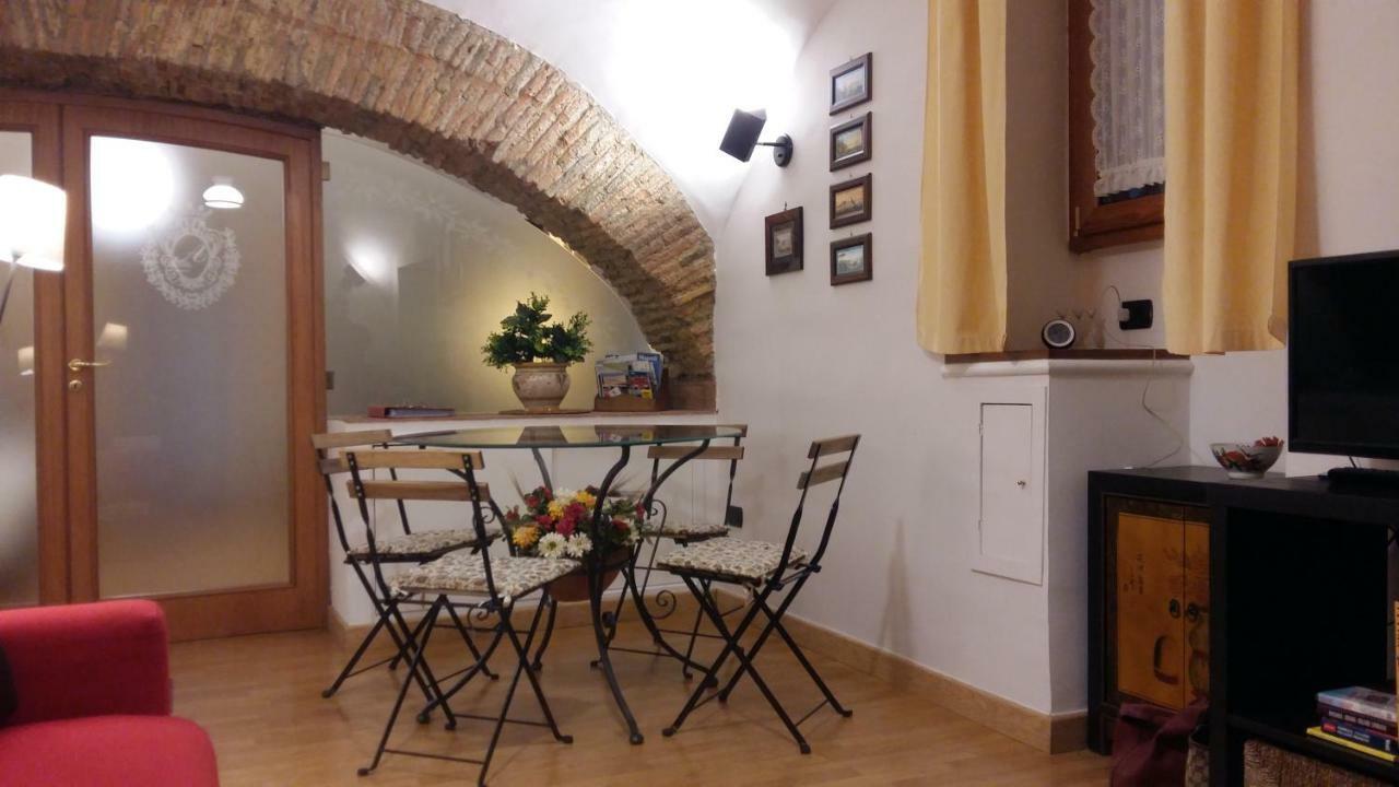 L' Arcata A Montesanto Naples